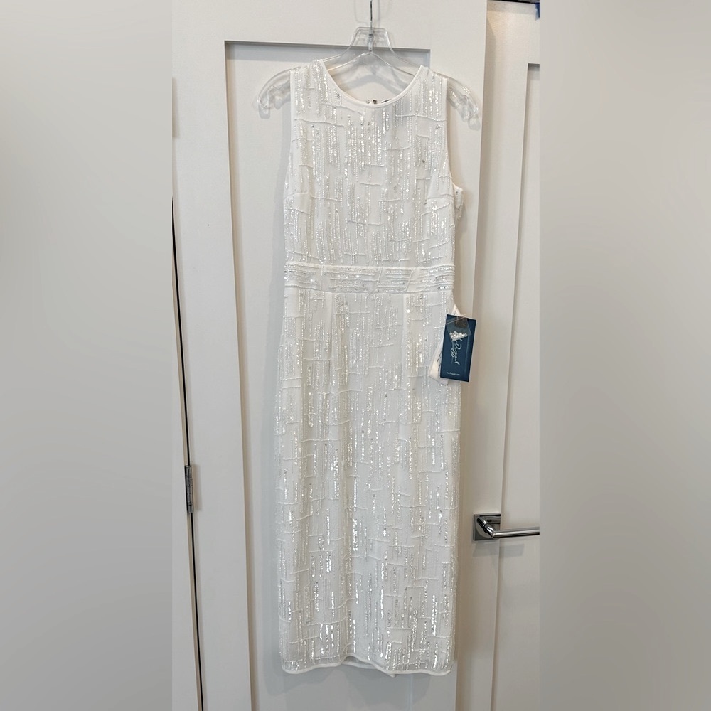 🆕Mac Duggal. Abstract Beaded Sleeveless Midi Dress in white. New. Size 6